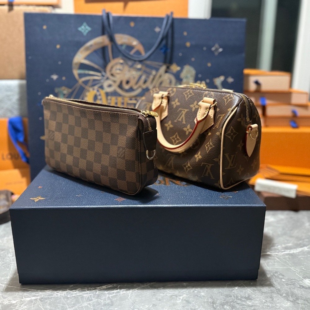 Louis Vuitton xmas ๐ 2024 Set Shopping Bag and Box - Picture 12 of 15